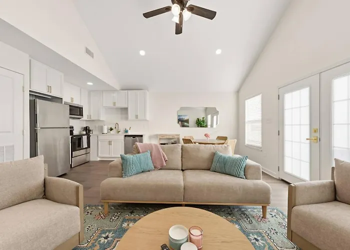 Canal Inn-king-cajun Luxury-near Downtown-chic Holiday home