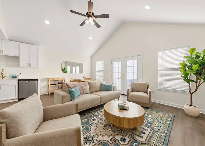 Canal Inn-king-cajun Luxury-near Downtown-chic Holiday home