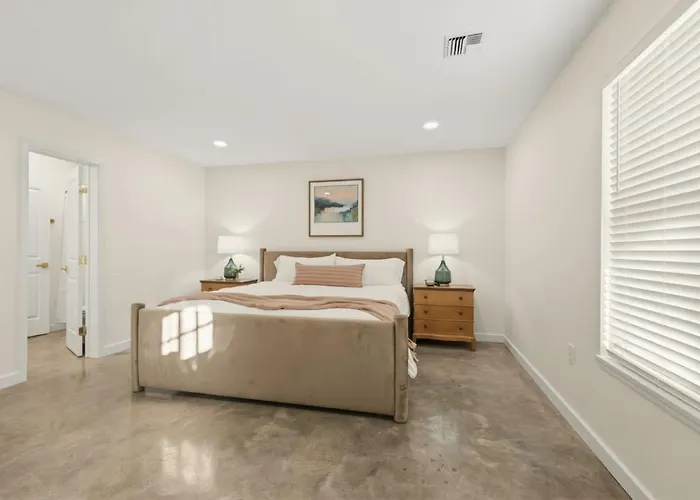 Canal Inn-king-cajun Luxury-near Downtown-chic